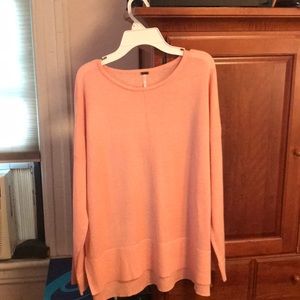 Lightweight long sleeved sweater